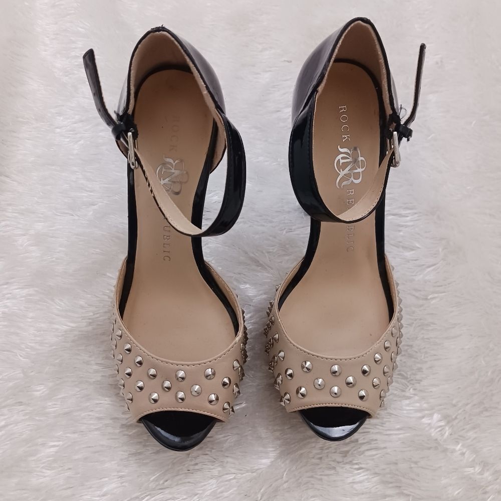 Rock Republic  Med Black With tan Studded Platform High Heels size 6